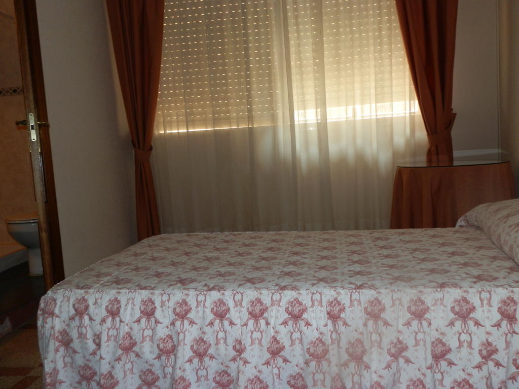 Hostal San Poul Consuegra Zewnętrze zdjęcie